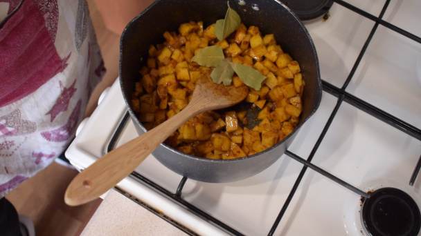 Zemiaková polievka so smotanou z roku 1989 (videorecept) - obrázok 2