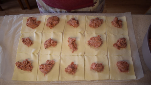 Pirohy z lístkového cesta plnené mäsom z roku 1989 (videorecept) - obrázok 2