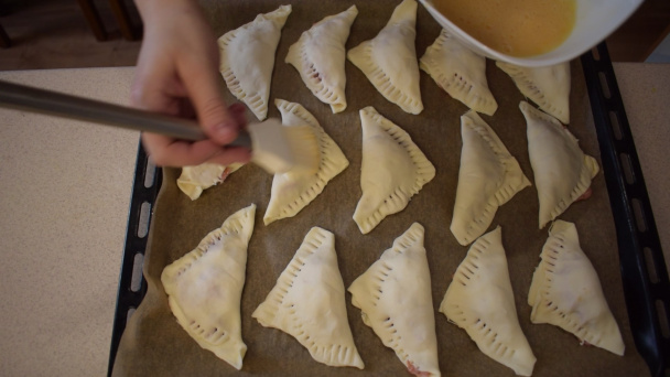 Pirohy z lístkového cesta plnené mäsom z roku 1989 (videorecept) - obrázok 3