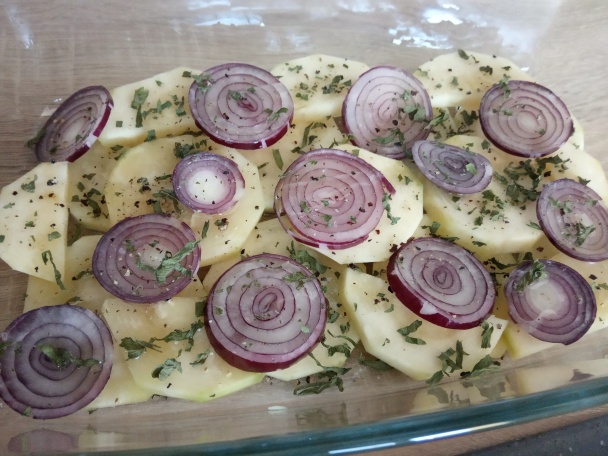 Zapekaná cuketa s bravčovým mäsom a so zemiakmi (fotorecept) - obrázok 1
