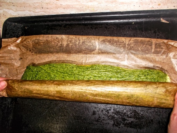 Špenátová roláda s plnkou zo stečeného jogurtu (fotorecept) - obrázok 5