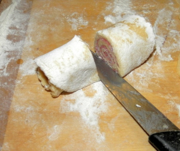 Salámové růžičkové koláče (fotorecept) - obrázok 5