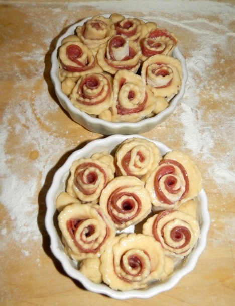 Salámové růžičkové koláče (fotorecept) - obrázok 6