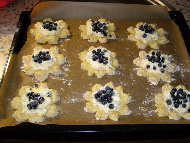 Kytičkové koláčky s tvarohem a borůvkami (fotorecept) - obrázok 7