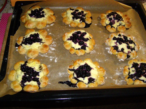 Kytičkové koláčky s tvarohem a borůvkami (fotorecept) - obrázok 8
