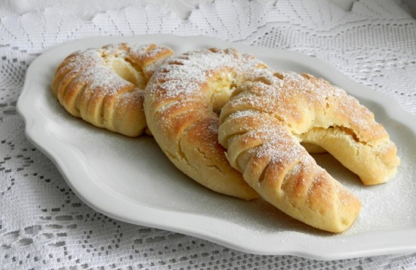 Kynuté rohlíčky s tvarohem a povidly (fotorecept) - obrázok 7
