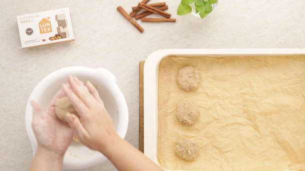 Perníkové Tofu cookies (videorecept) - obrázok 4