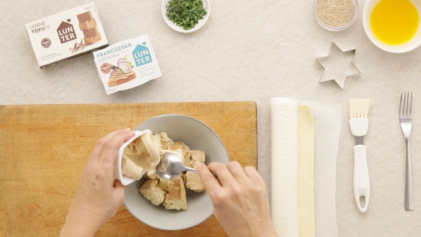 Slané hviezdičky plnené Tofu (videorecept) - obrázok 1