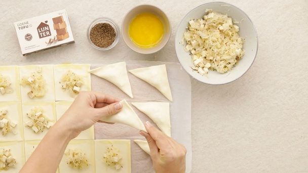 Slané Tofu šatôčky z lístkového cesta (fotorecept) - obrázok 4