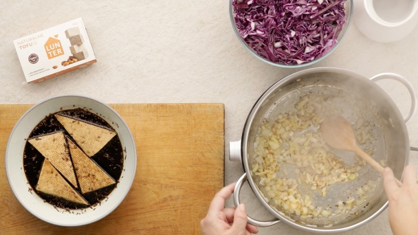 Pečené Tofu s červenou kapustou (videorecept) - obrázok 2