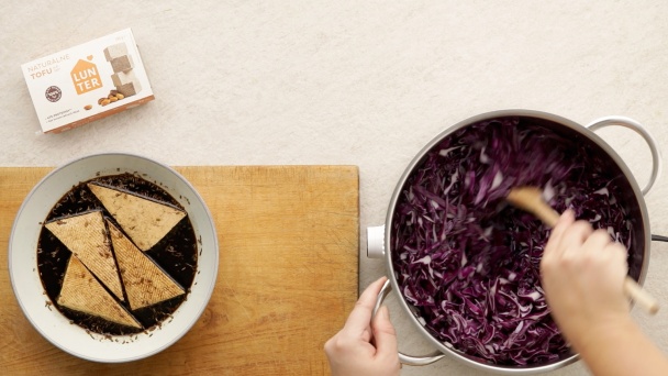 Pečené Tofu s červenou kapustou (videorecept) - obrázok 3