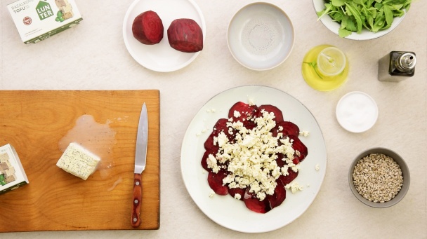 Carpaccio z červenej cvikly a bazalkového Tofu (fotorecept) - obrázok 2