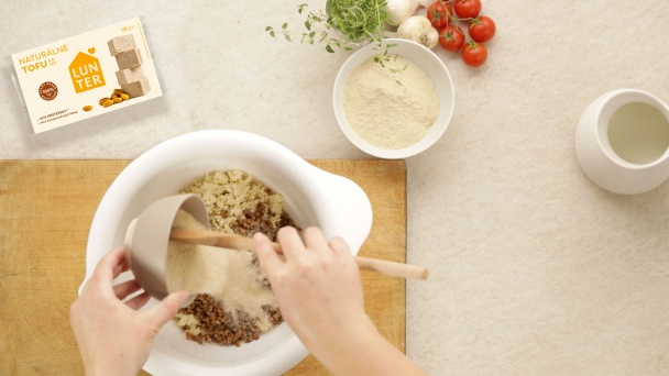 Jarná sekaná plnená Tofu praženicou (videorecept) - obrázok 2