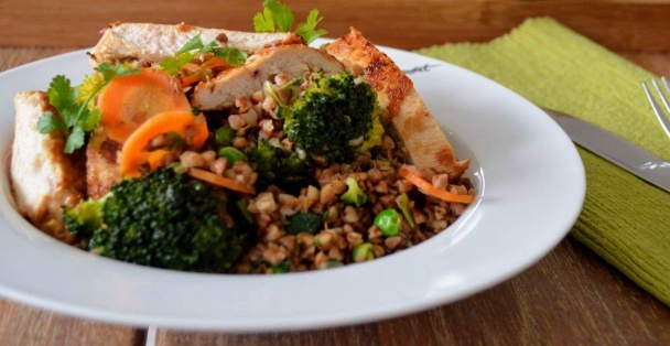 Pohánkové zeleninové rizoto s kúskami kuracieho mäska (fotorecept) - obrázok 6