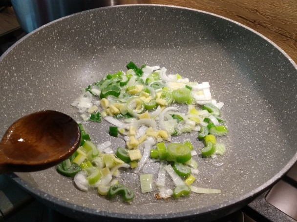 Čínske rezance s kuracím mäsom a so zeleninou (fotorecept) - obrázok 3