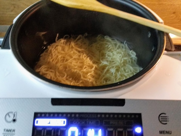 Čínske rezance s kuracím mäsom a so zeleninou (fotorecept) - obrázok 8