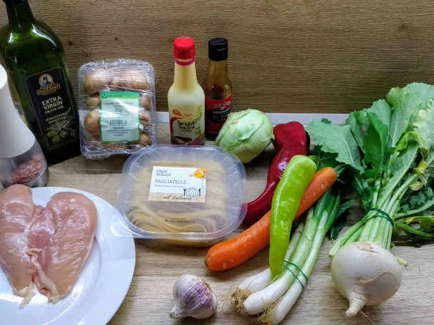 Šťavnaté tagliatelle s kuracím mäsom a farebnou zeleninou (fotorecept) - obrázok 1