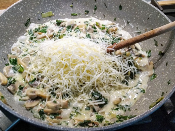 Cestoviny s medvedím cesnakom (fotorecept) - obrázok 6