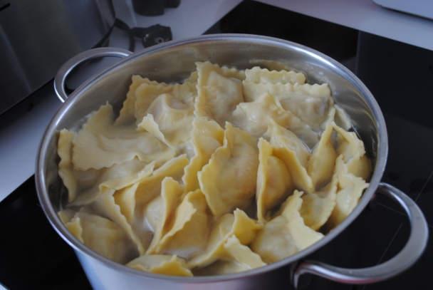 Ravioli so sušenými paradajkami a prosciuttom - obrázok 6