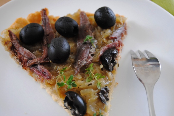 Cibuľový koláč so sardelami a olivami (fotorecept) - obrázok 6