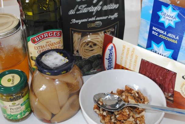 Strangozzi s orechmi a údenými kačacími prsiami - obrázok 1