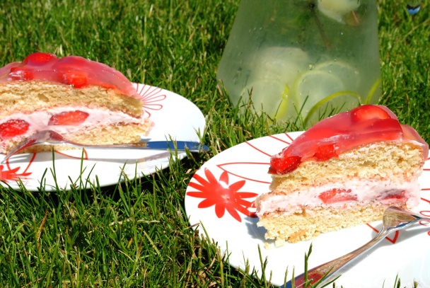 Jahodová špaldová torta (fotorecept) - obrázok 5