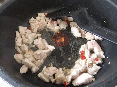 Penne s kuracím a špenátovo-gorgonzolovou omáčkou - obrázok 1