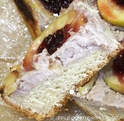 Kysnutý jablkový koláč s brusnicami - obrázok 6