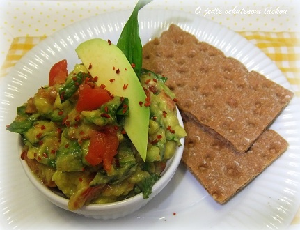 Avokádový dip s medvedím cesnakom - obrázok 4