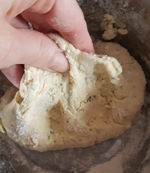 Hamur Kızartması - Raňajkové feta pampúšiky (fotorecept) - obrázok 1