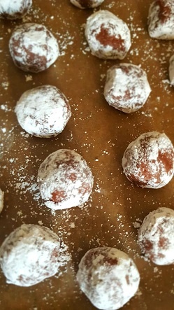 Zasnežené čokoládové loptičky (fotorecept) - obrázok 5