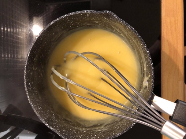 Pavlova torta s citrónom, levanduľou a medom (fotorecept) - obrázok 2