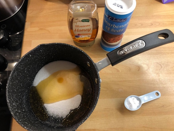 Pavlova torta s citrónom, levanduľou a medom (fotorecept) - obrázok 3