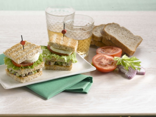 Sendvič s kuracím šalátom - obrázok 3