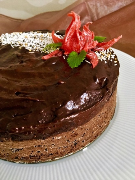 Skvelá ovocná torta bez múky, cukru a vajíčok - obrázok 3