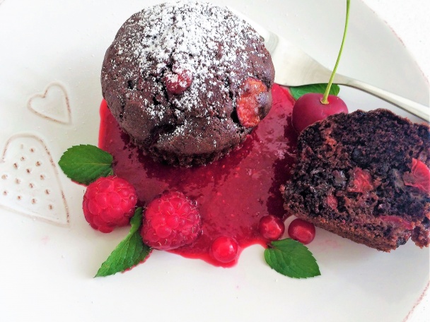 Čokoládovo-malinové muffiny s jemným čokokrémom - obrázok 4