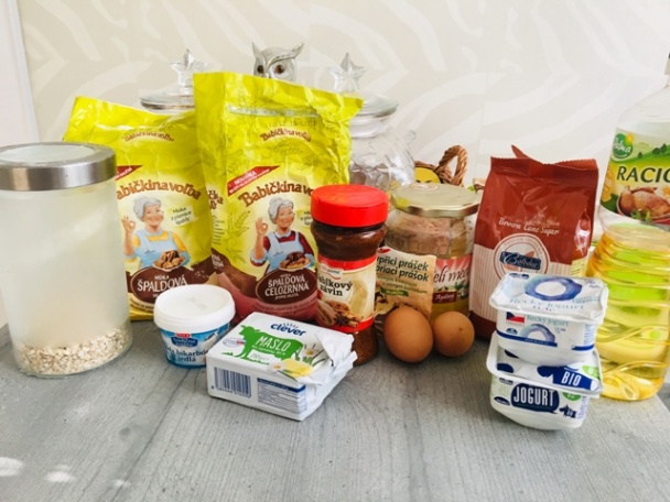 Celozrnné ovocné muffiny s chrumkavou voňavou posýpkou (fotorecept) - obrázok 1