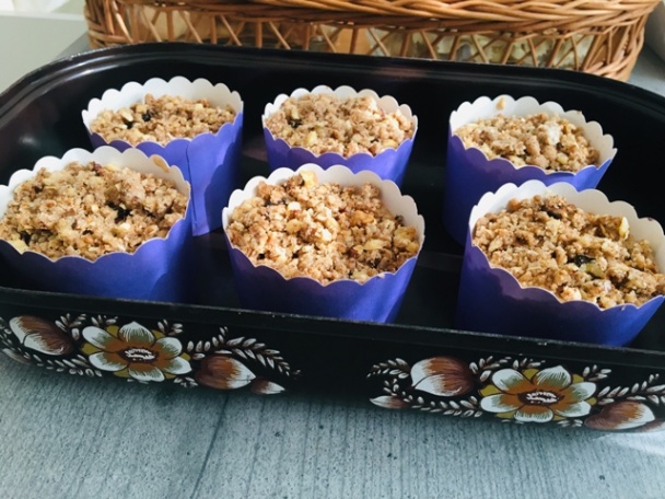 Celozrnné ovocné muffiny s chrumkavou voňavou posýpkou (fotorecept) - obrázok 5