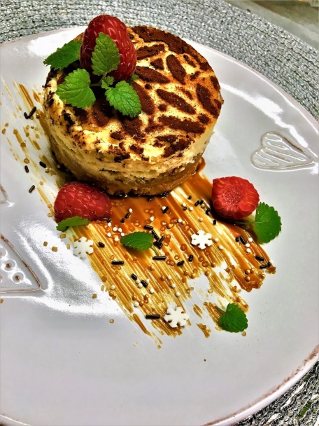 Jablkový cheesecake s karamelovou omáčkou - obrázok 4