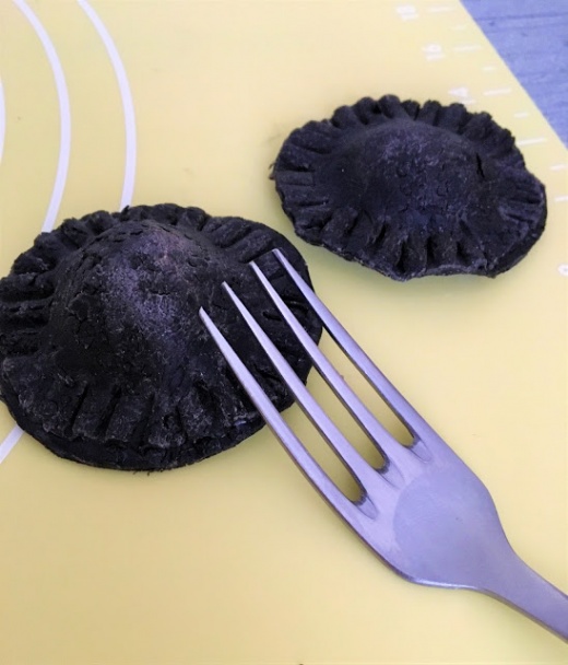 Plnené sépiové ravioly s paradajkovou salsou (fotorecept) - obrázok 4