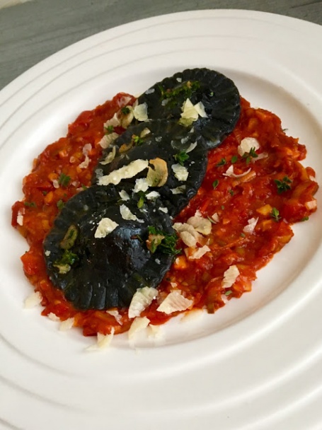 Plnené sépiové ravioly s paradajkovou salsou (fotorecept) - obrázok 5