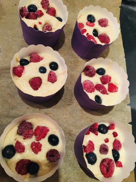 Expresné voňavé banánové muffiny s malinami (fotorecept) - obrázok 5