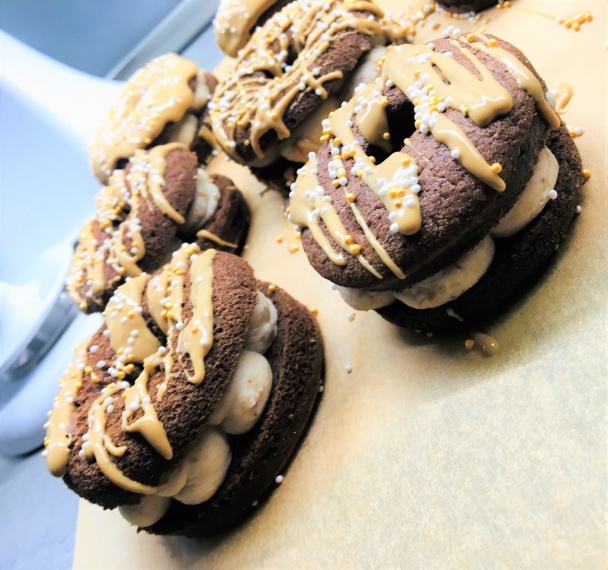 Piškótové donuty s gaštanovým krémom - obrázok 4