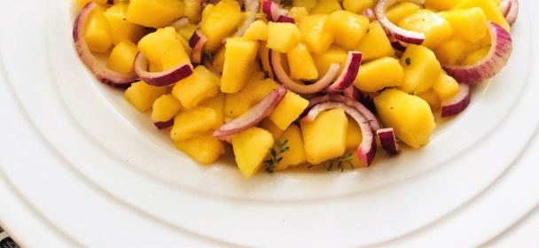 Lahodný mangovo-cibuľový šalát - obrázok 2
