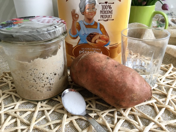 Bolo do caco - madeirský kváskový chlieb (fotorecept)  - obrázok 1