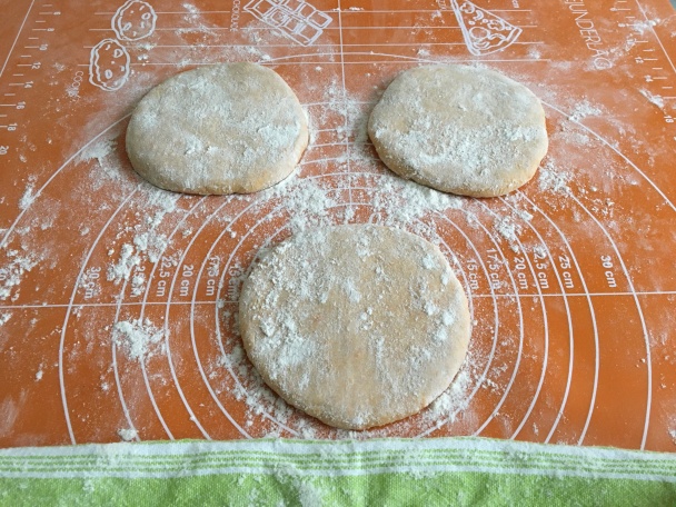Bolo do caco - madeirský kváskový chlieb (fotorecept)  - obrázok 4