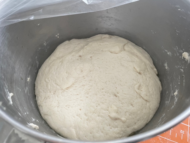 Trhací chlebík s medvedím cesnakom a parmezánom (fotorecept) - obrázok 2