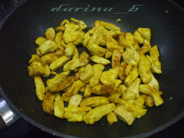 Ryžové rezance s kuracím mäsom a cuketou (fotorecept) - obrázok 1