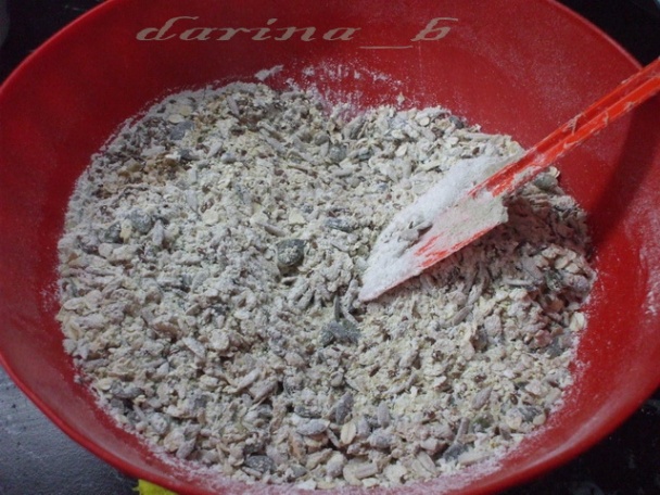 Viaczrnný kváskovo-ražný chlieb z formy (fotorecept) - obrázok 3