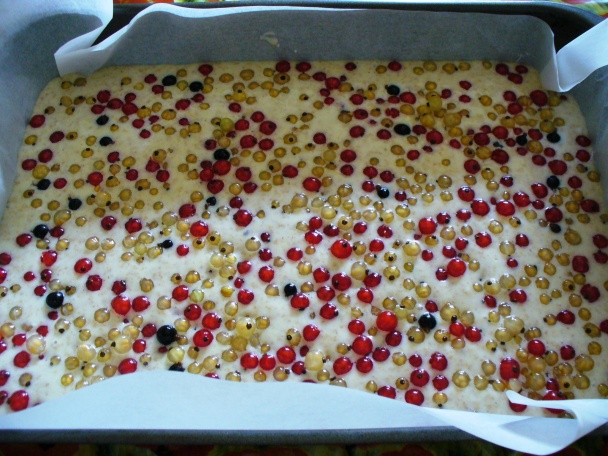 Svieži ríbezľový koláčik s bazovým želé (fotorecept) - obrázok 3